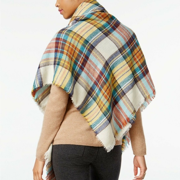 Steve Madden Classic Plaid Blanket Scarf Wrap - Picture 2 of 2
